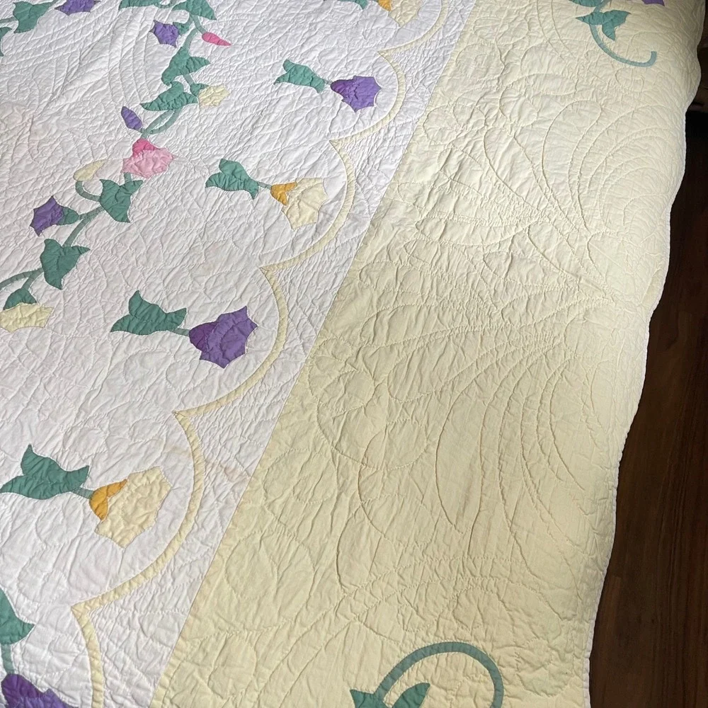 Antique Handmade Amish Hand Sewn Quilted morning glory granny light yellow 90x70